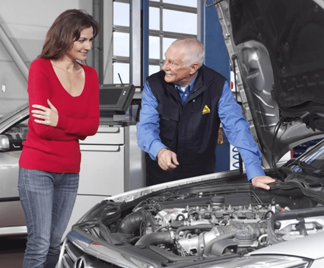 Kunden-Beratung beim Autohaus Rücker Kunden-Beratung beim Autohaus Rücker